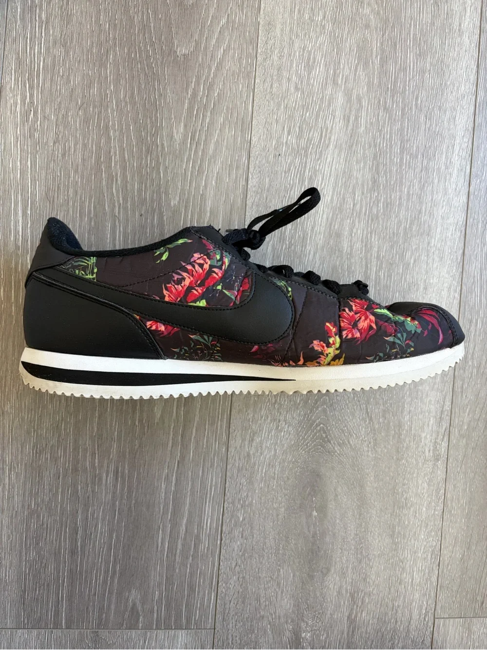 Rare Nike Cortez Basic Floral Pack Men Size 13; no orginal box